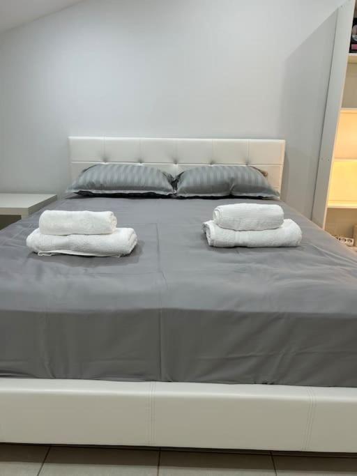 Riga'S Modern Attic Apartment ดรามา ภายนอก รูปภาพ
