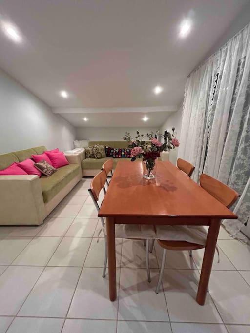 Riga'S Modern Attic Apartment ดรามา ภายนอก รูปภาพ